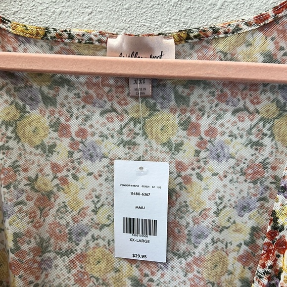 Stretchy Low Cut Floral Blouse - Picture 2 of 5
